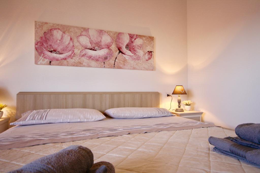 Casa Lucia Hotel Olbia Exterior photo