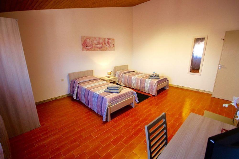 Casa Lucia Hotel Olbia Exterior photo