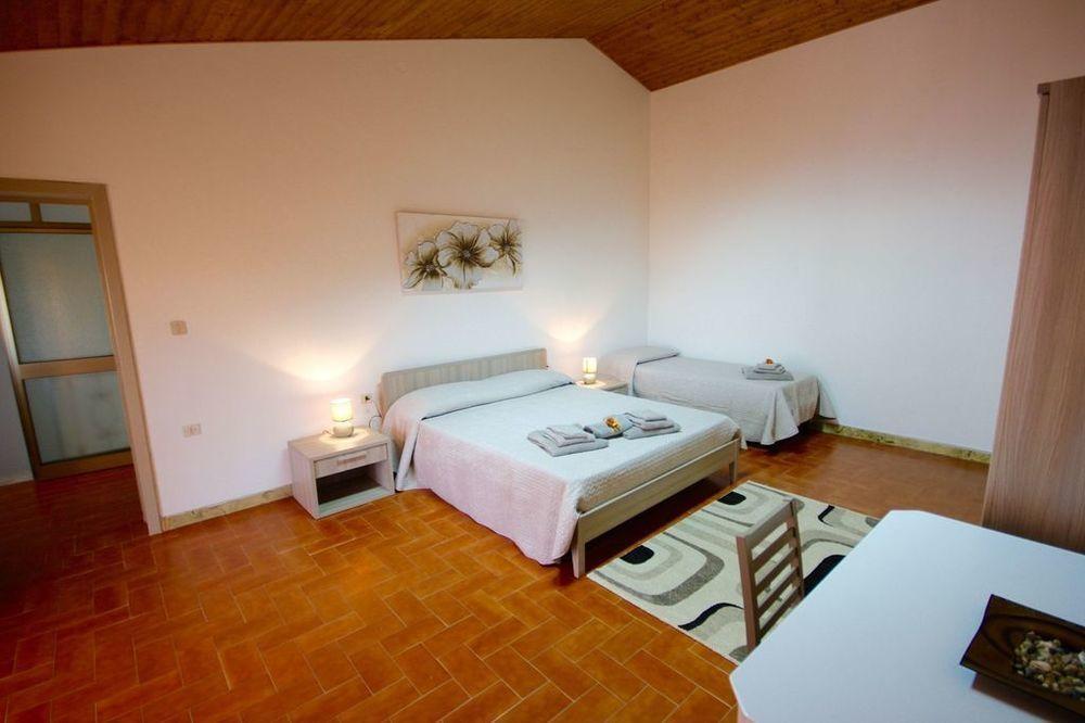 Casa Lucia Hotel Olbia Exterior photo